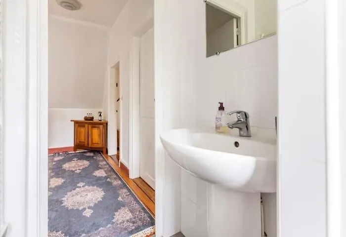 Maison Briand - Grande Chambre Chez L\'Habitant - Melun Centre - Wifi, Netflix, Smart Tv, Lit A Mousse Memoire De Forme